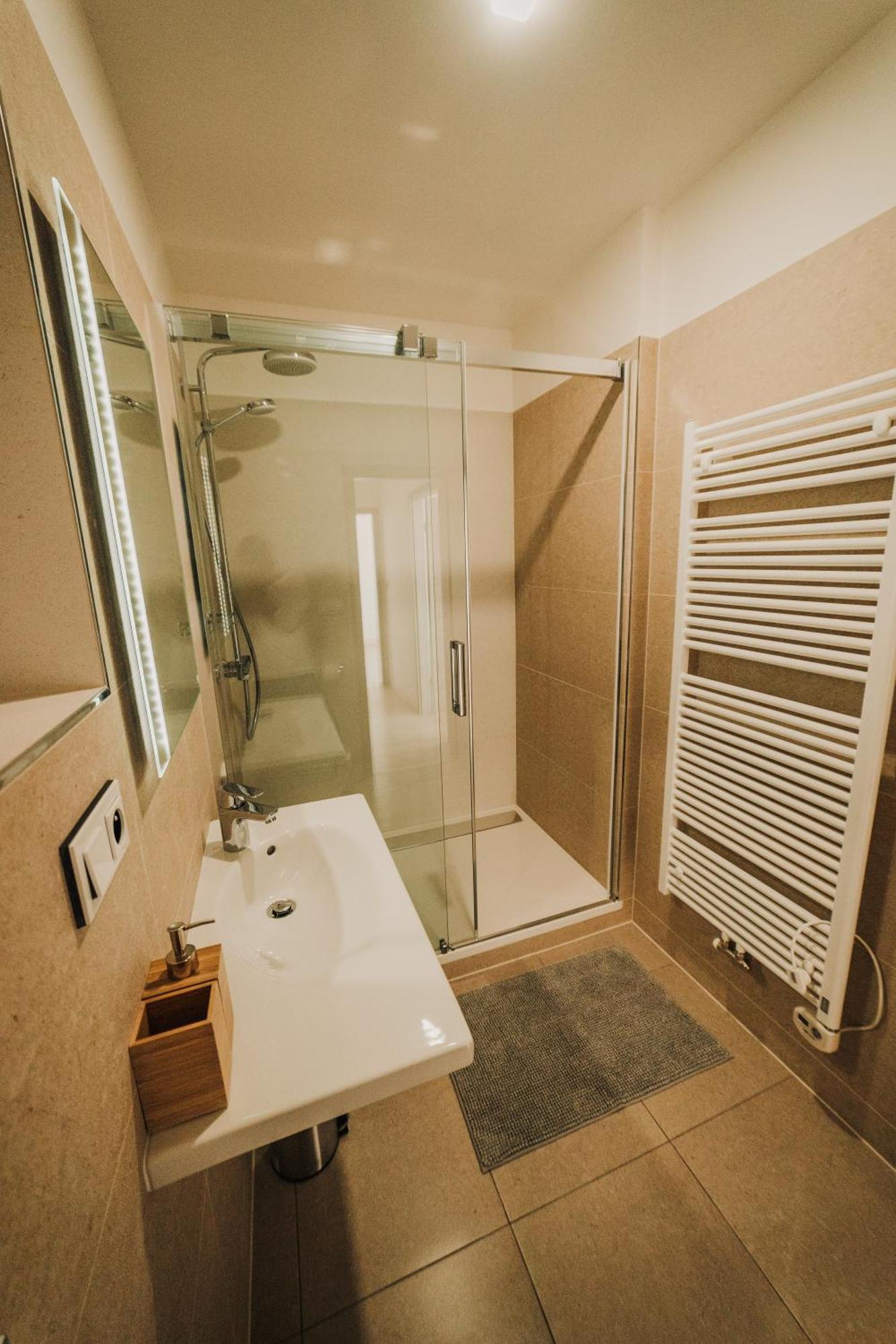 Citybeat Apartments, 400M From The Square Pilsen Exterior foto